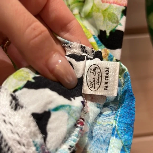 Blue sky top - Picture 5 of 5